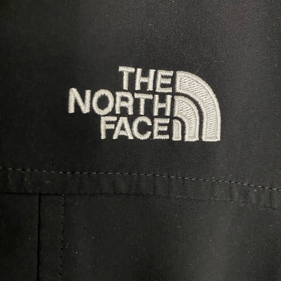 THE NORTH FACE LADIES BLACK JACKET with button neck *Like N… - Picture 4 of 7